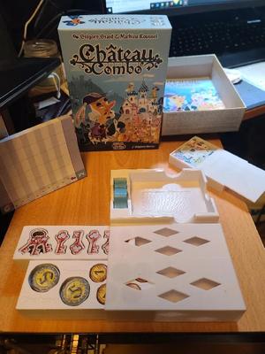 Insert for the game "Castle Combo" / "Chateau Combo"   