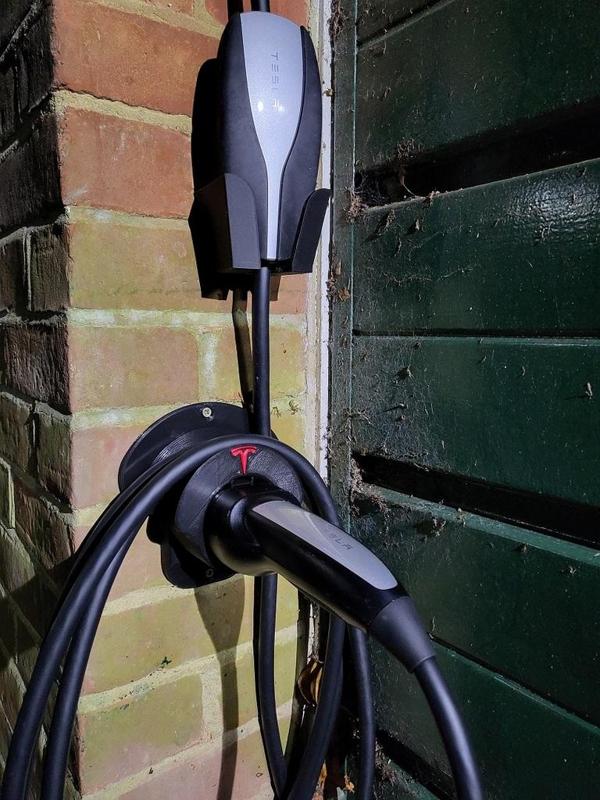 Tesla Charger Type 2 Wall mount