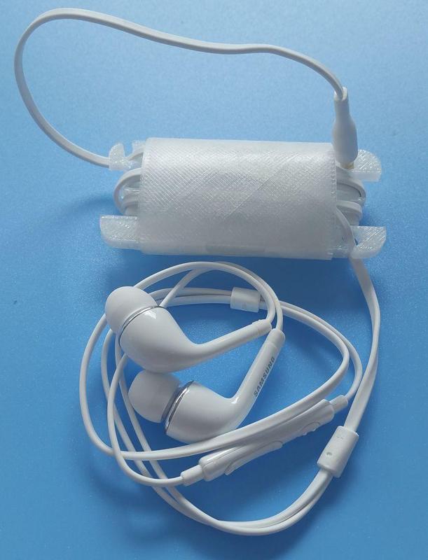 Earphone organiser