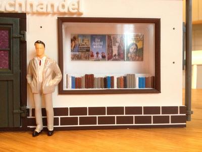 Book shop interior for G-scale