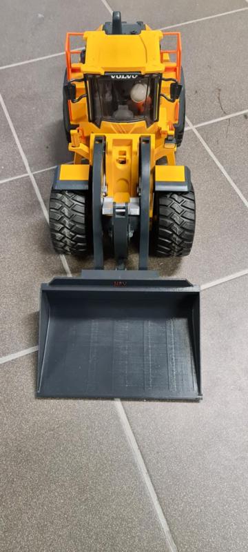 Leveling bucket for RC construction and Bruder toys