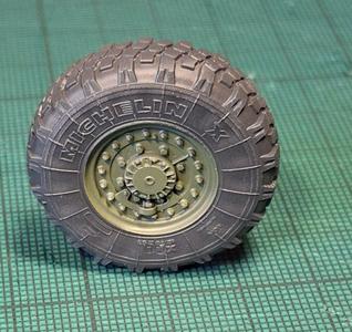 Michelin XML 12-R20 1/35 for AFV Club