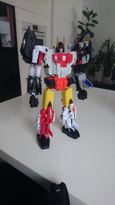  TRANSFORMERS G1 Combiner Wars Superion Hips