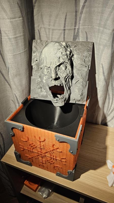 Halloween Treat Box -Unearth the terror