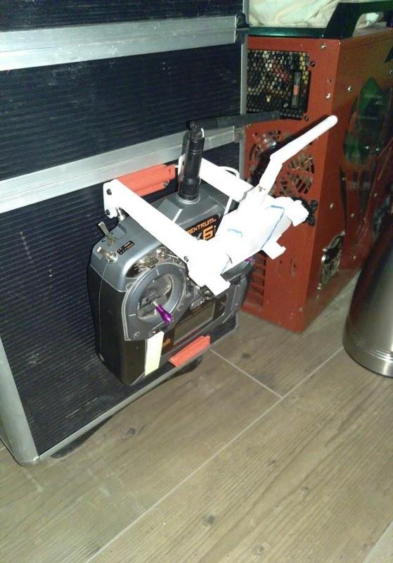 DX6i Holder Wallmount