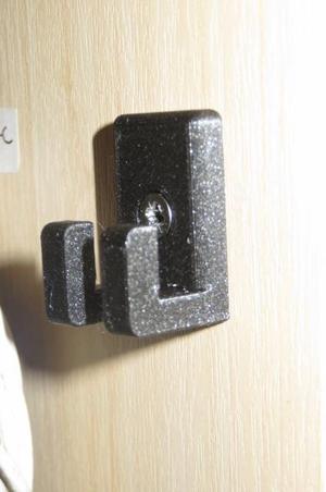 USB cable hook