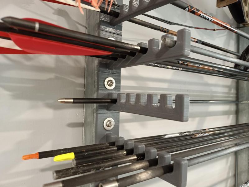 Unistrut arrow holder