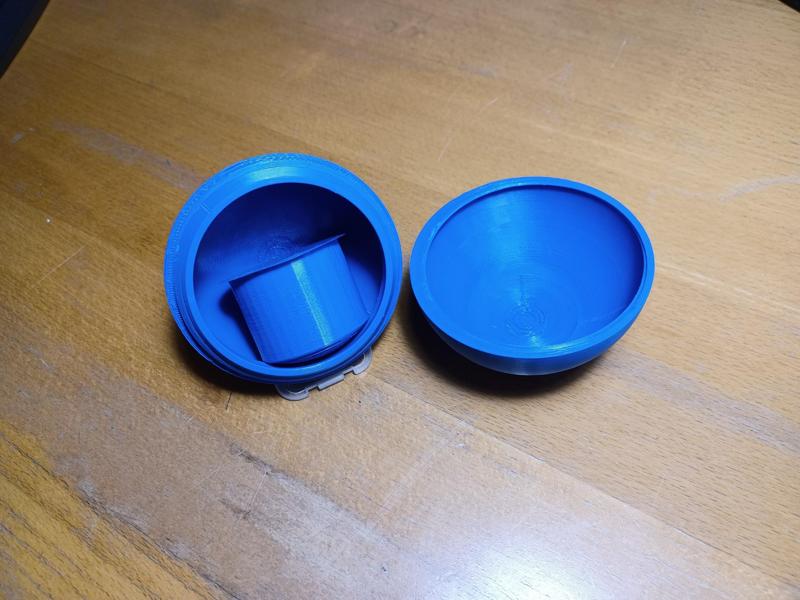 Ball with Left-Handed Thread
