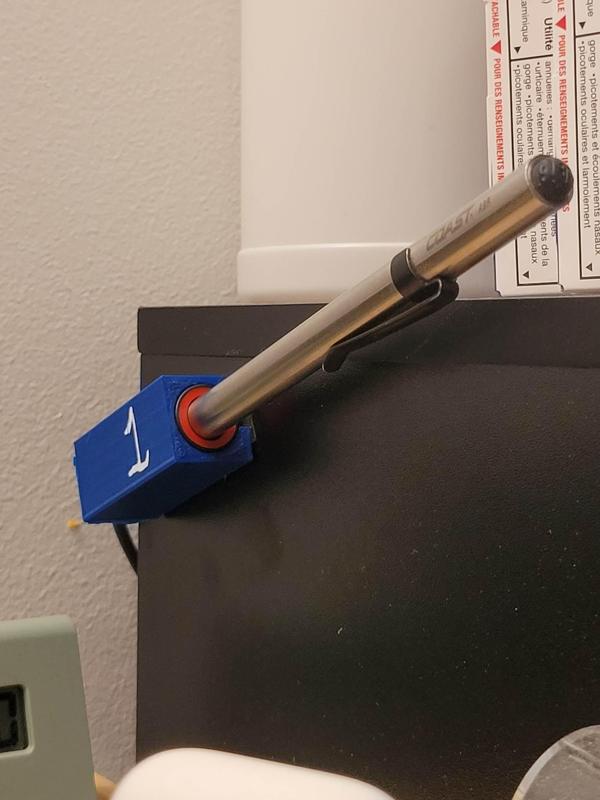 Coast A9R Flashlight Charger Holder V1