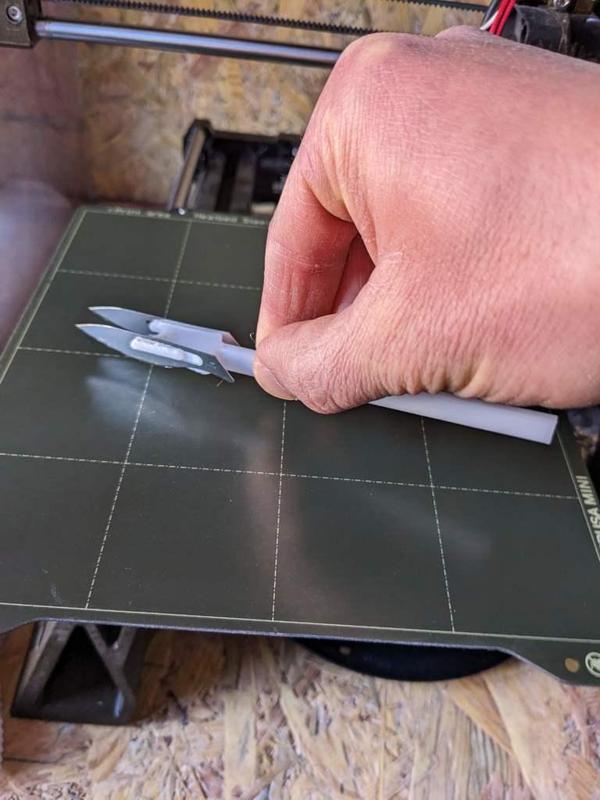 parallel scalpel holder