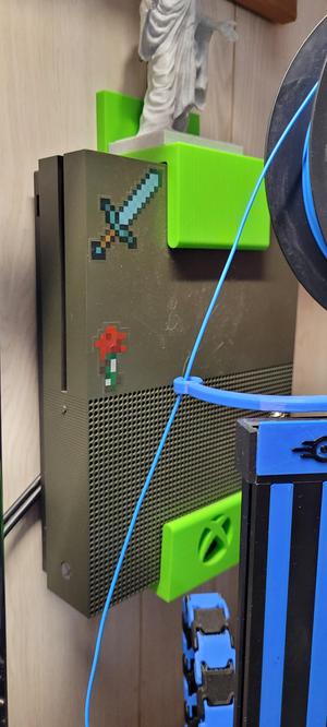 Xbox One Slim Wall Mount