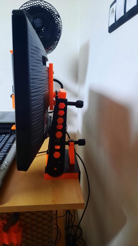 Držák monitor
