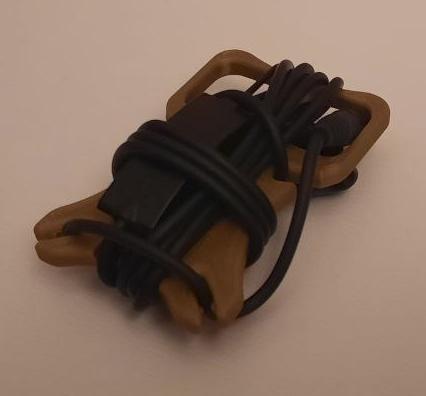 Earphones holder wrap