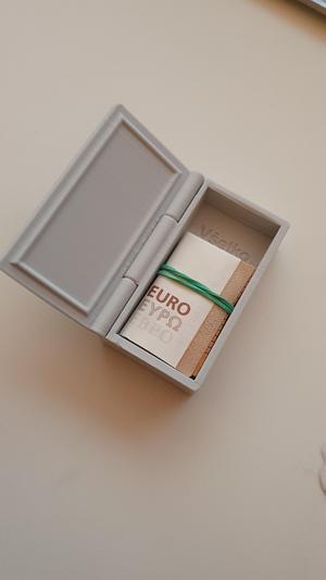 Fridge with embedded HDD(or any) magnet (print-in-place)