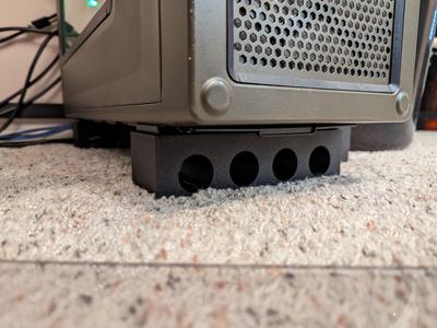 Corsair C70 ATX Case Riser