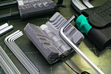 Combined Allen key / Hex wrench holder and grip