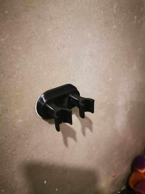 Simple toothbrush holder