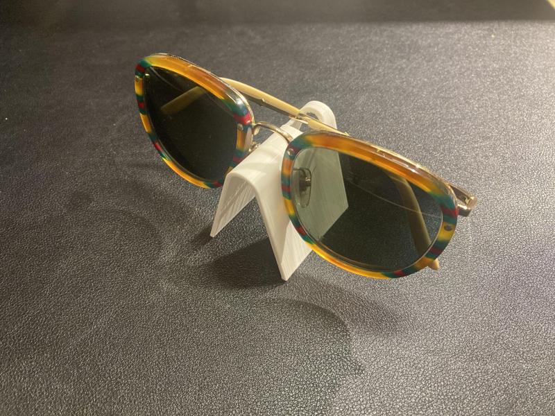 Ultra Minimal Glasses Stand