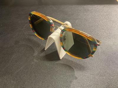 Ultra Minimal Glasses Stand