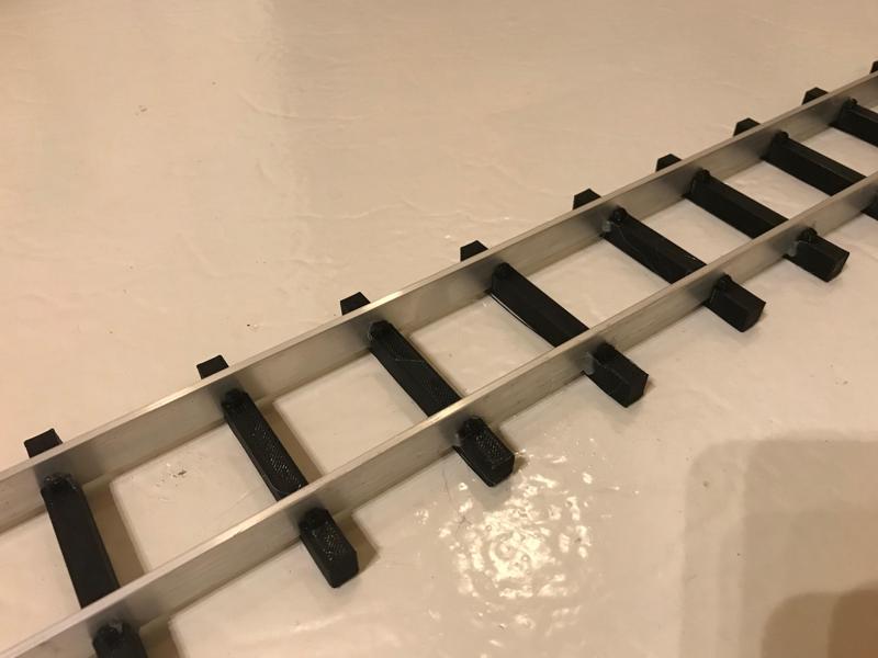 Sleepers for aluminium or wood rails