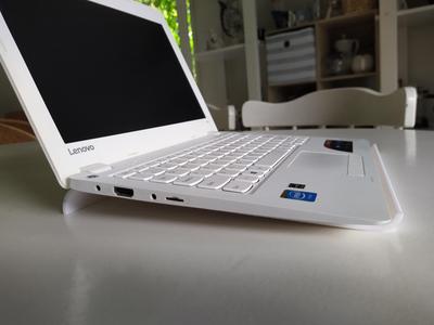 ERGONOMIC LAPTOP STAND