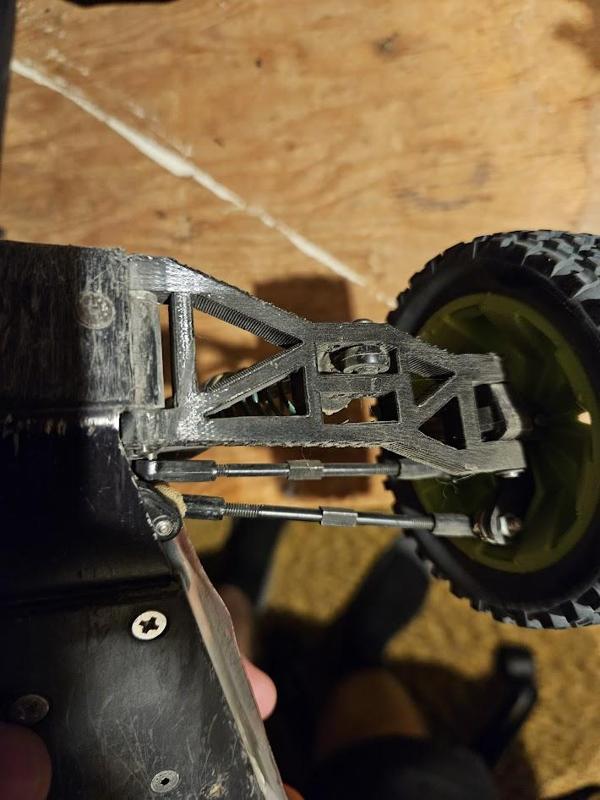 RC10 B2 front suspension arm