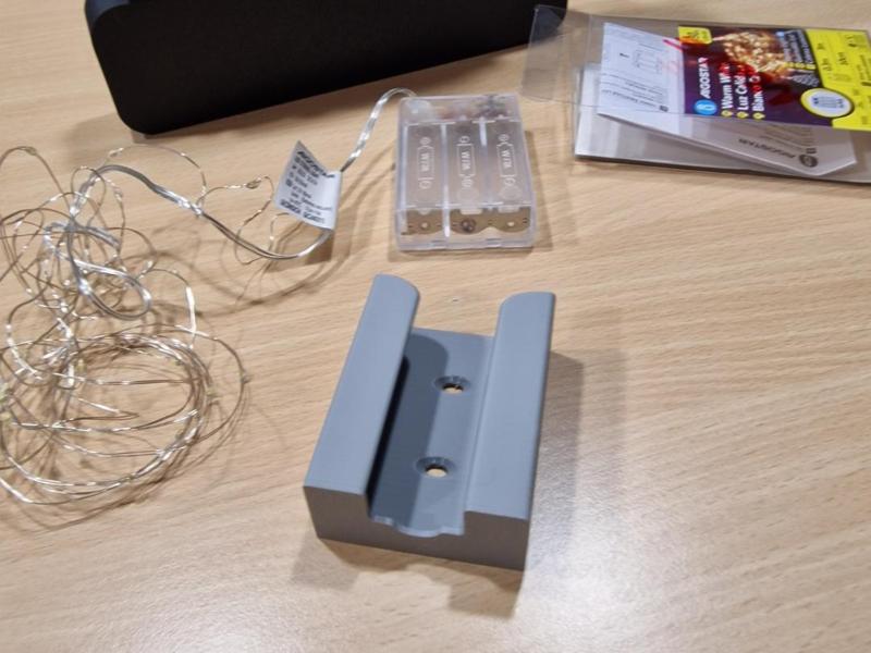 Christmas LED Battery-Powered Wall Light Holder