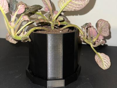 Small simple octagon pot with drip pan