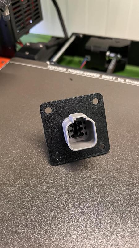 DT 4 and 6 pin connector flush mount
