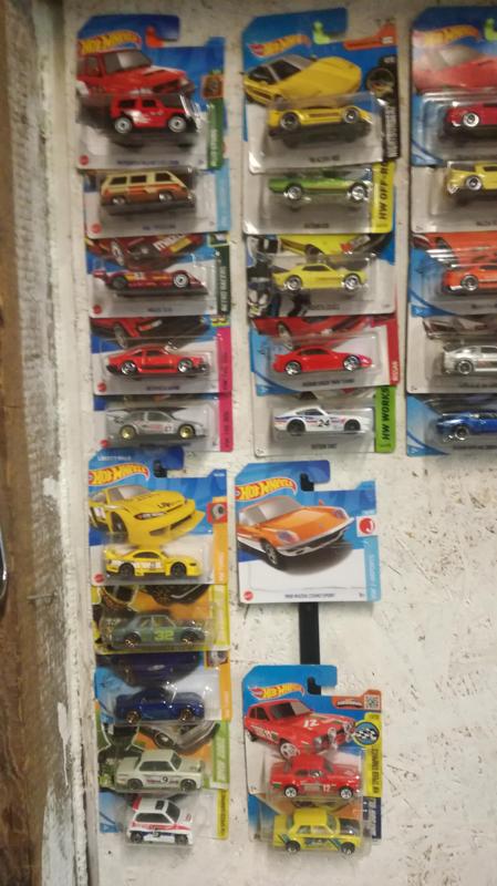 hot wheels wall hanger