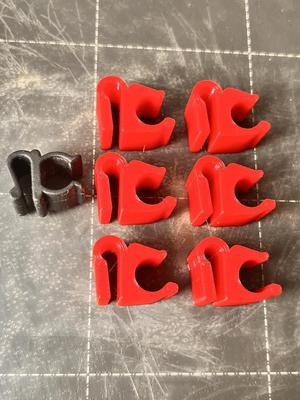 Clip for attaching the cable to the drum extension