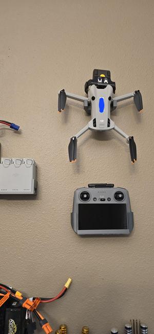 DJI Mini Pro 4 Fly More Wall Mount