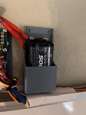 Battery 2s 7.4V wall hanger