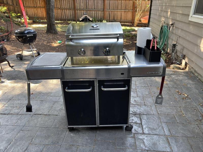 Weber Genesis e-320 outdoor bar table rebuild for portable BBQ Grill