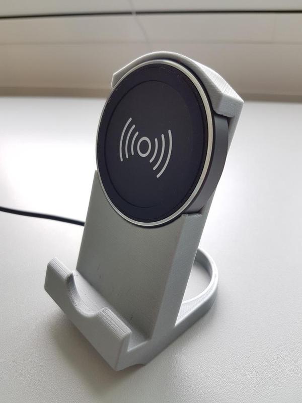 Qi Dock