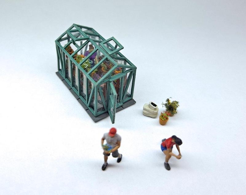 N Scale Greenhouse with Gardener Figures