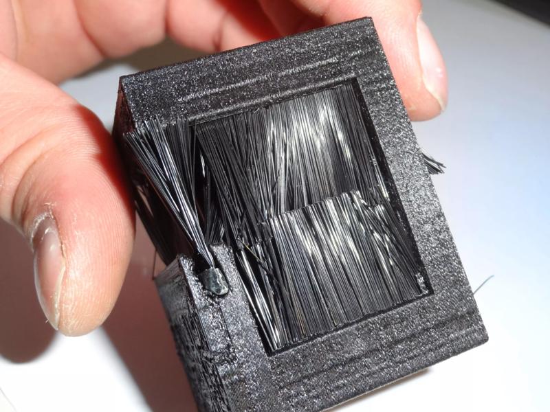 LUBRICATE YOUR MOTORCYCLE CHAIN DONT GET DIRTY AROUND