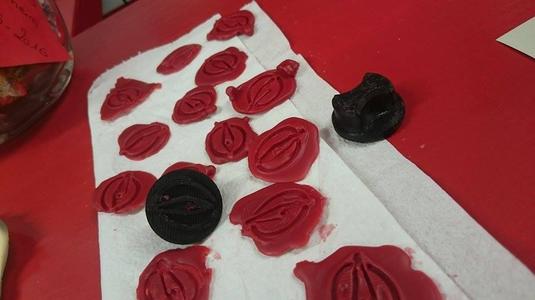 Compass buffer seal wax