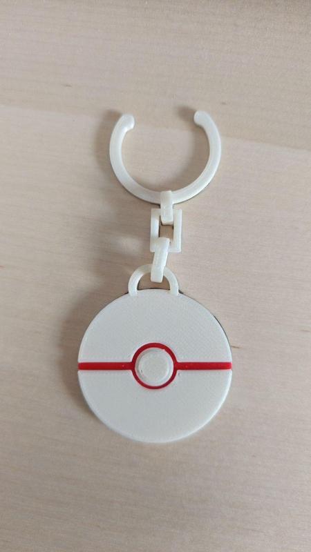 Bottle tag Pokeball