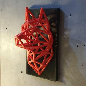 lowpoly wolf head wall decor