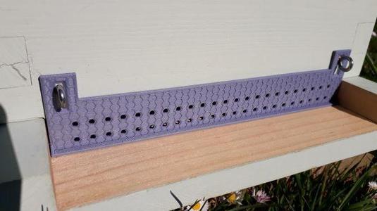 Small hive entrance door - With ventilation