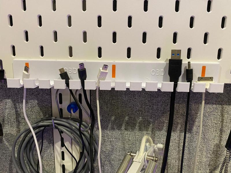 Skadis-USB-cable-holder