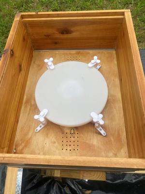 Beekeeping Top Feeder Lid Holder