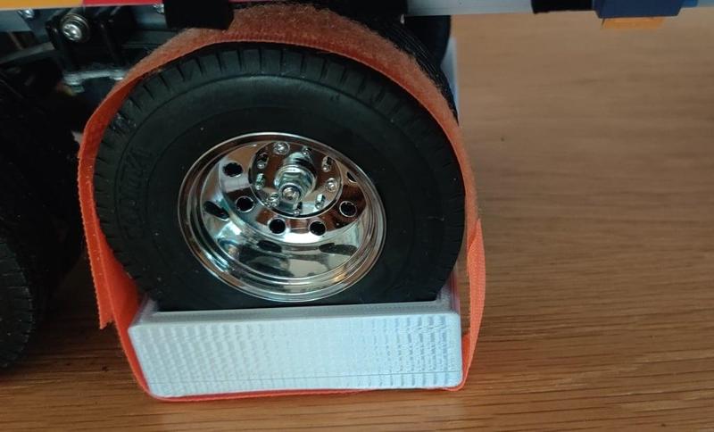 Tamiya Trailer transport restraint