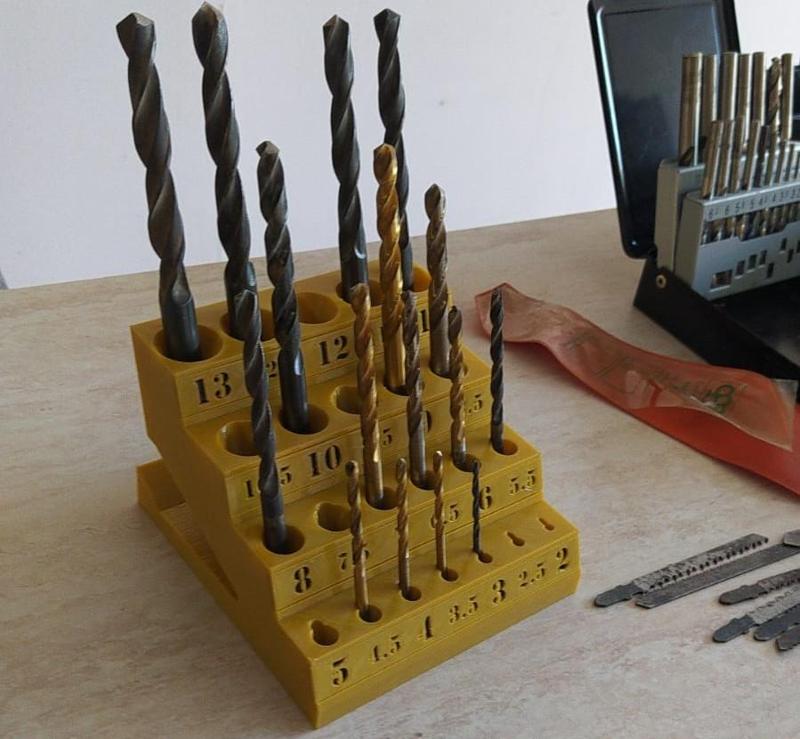 drill bit holder with colored numbers