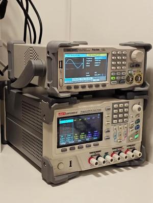 Uni-t to Siglent stacking plate UDP3305S-E SDG2000X   