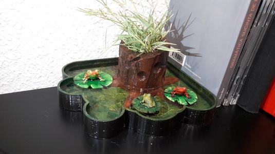 Flower Pot-Froggy pond