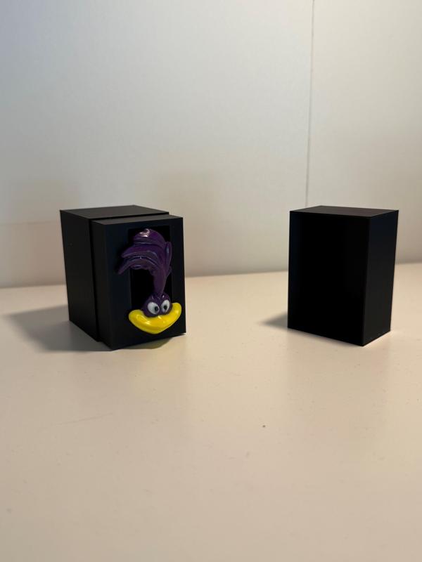 Plymouth road runner grill emblem