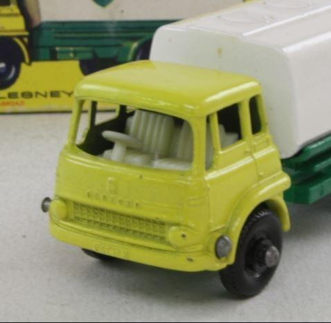 Lesney Matchbox 25c Bedford TK Petrol Tanker Interior Seats