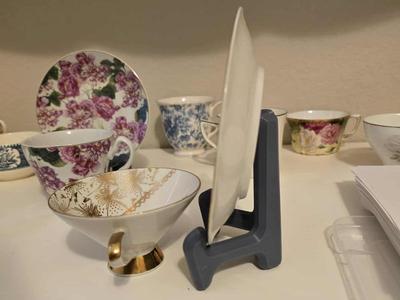 Folding Tea Set Display Stand